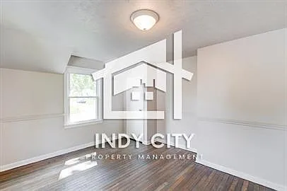 5 bed, 1.5 bath, 1874 sqft, $1,800 — Photo 3