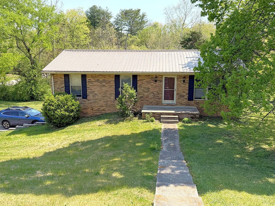 1st image of 3900 Deerfield Rd