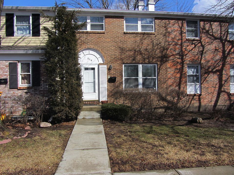1st image of 829 Carnaby Ct