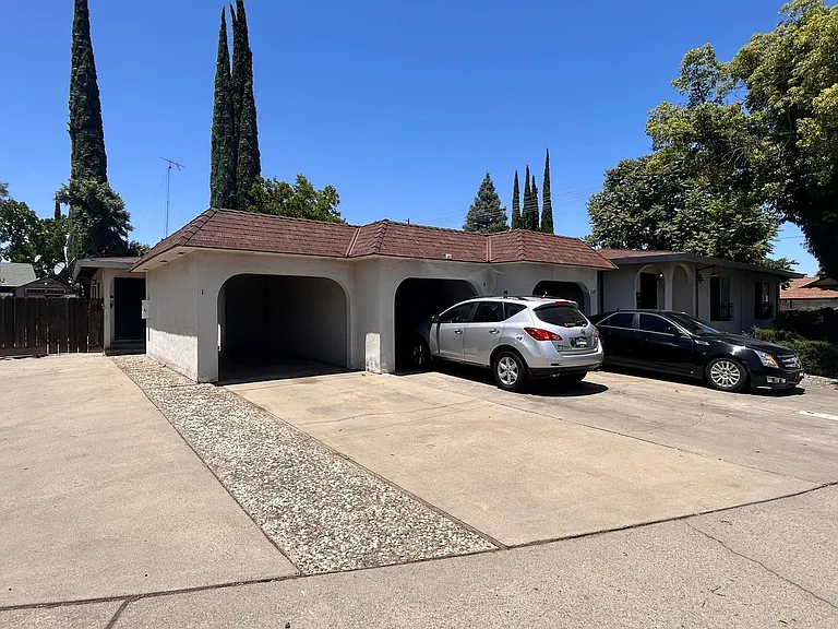 2517 Liberty Ct #1 - #3, Modesto — Photo 1