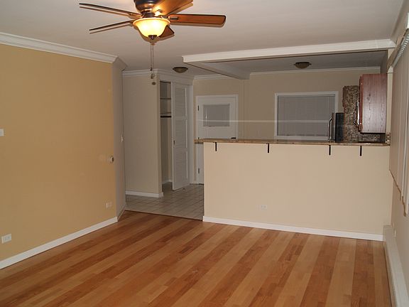5th image of 402 Franklin Ave APT 1