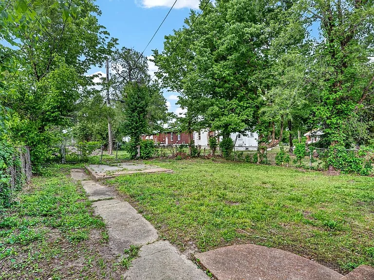 6705 Saint Louis Ave — Photo 22