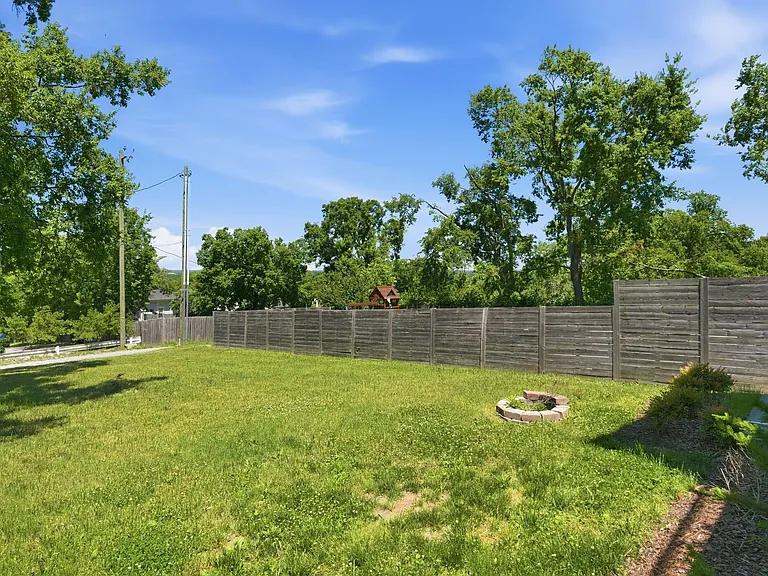 426 Patterson St — Photo 32