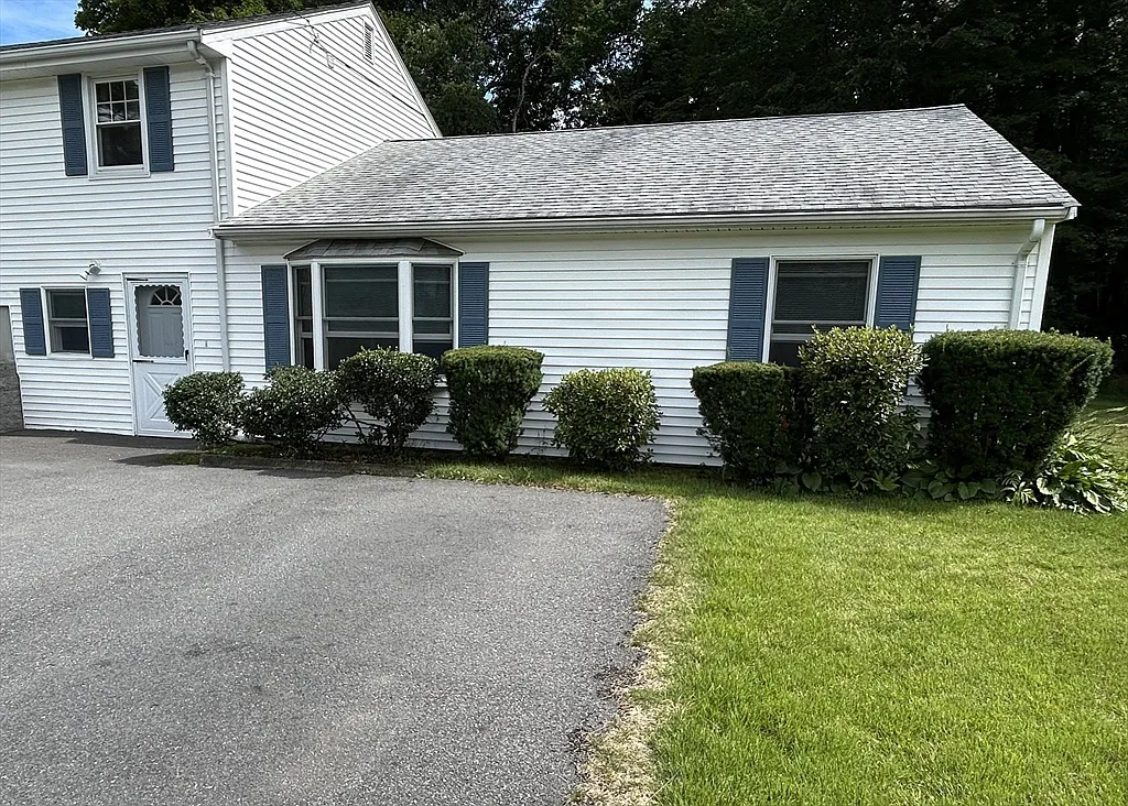 2 bed, 1.0 bath, 784 sqft, $3,000 — Photo 2