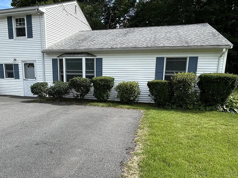 7 Heidi Ln #0 — Photo 2