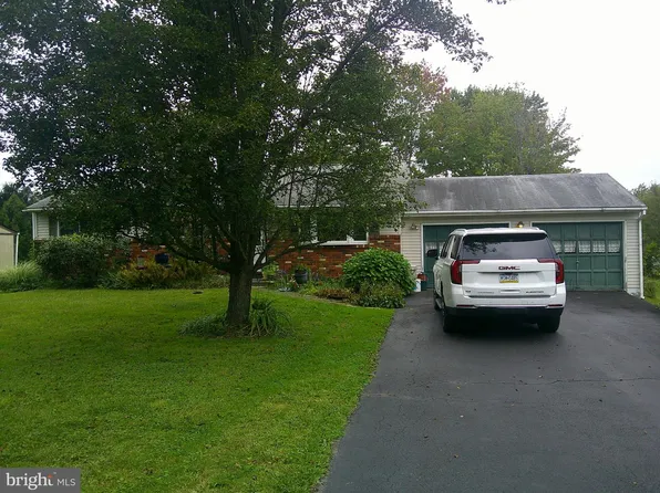 218 Three Mile Run Rd, Sellersville, PA 18960