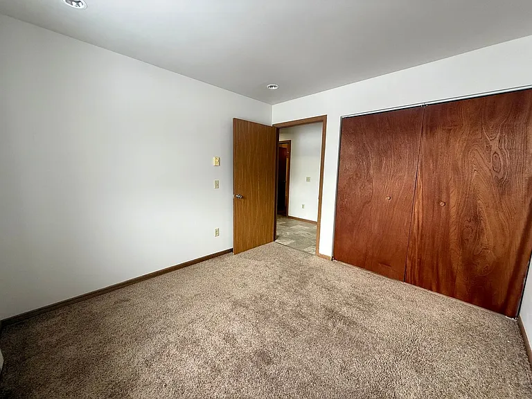 1819 N 11th Ave — Photo 11