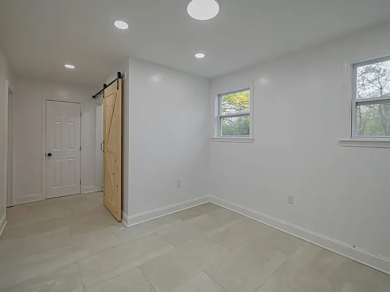 825 Market St — Photo 15