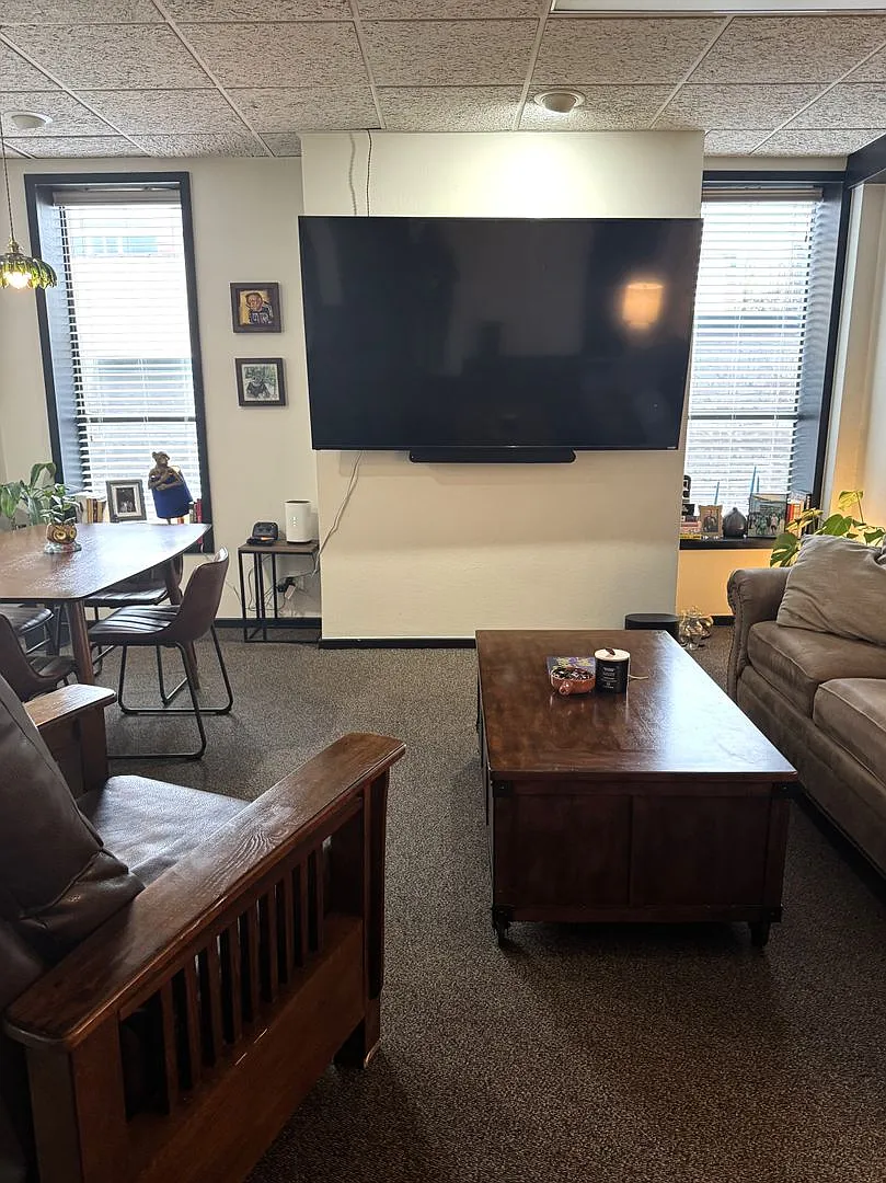 31 E. Center RES — Photo 3