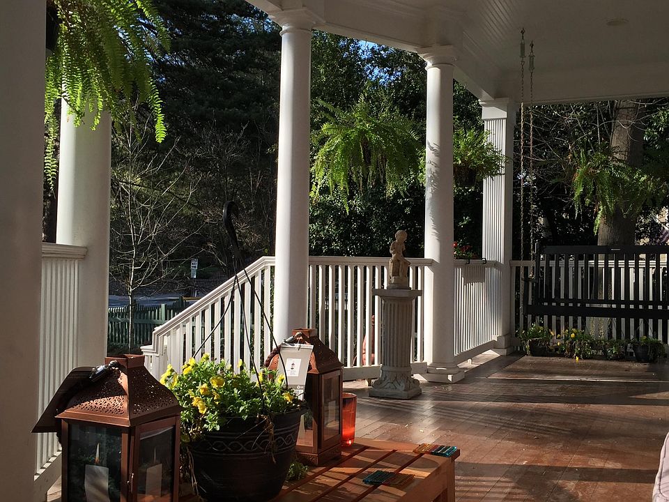 Front Veranda/Porch