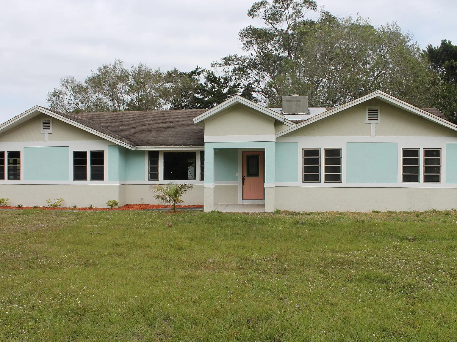 3 bed, 2.5 bath, 2479 sqft, $3,500 — Photo 1
