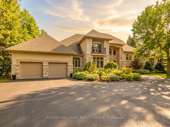 5800 Queenscourt Cres, Ottawa, ON K4M 1K3