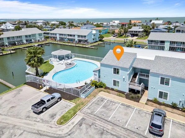 912 Sandollar St, Rockport, TX 78382