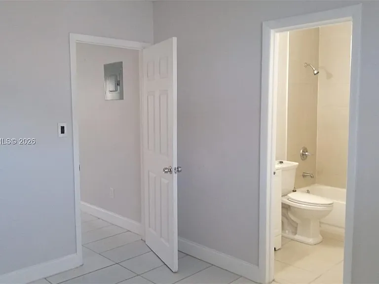 620 NW 8th Ave #6 — Photo 11