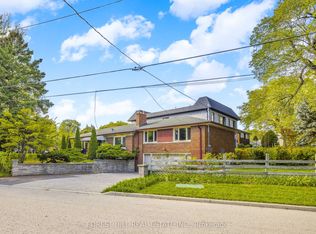 18 Irvington Cres, Toronto, ON M2N 2Z1