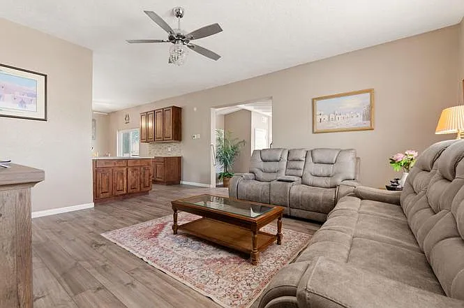 207 Goodman Ave — Photo 30