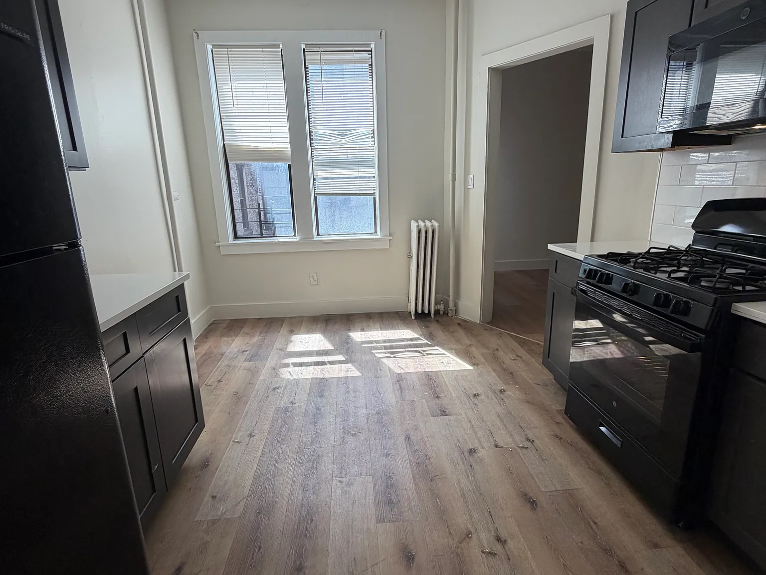 1 bed, 550 sqft, $1,900 — Photo 2