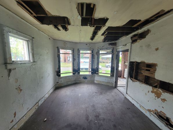 detroit-michigan-88398033 picture