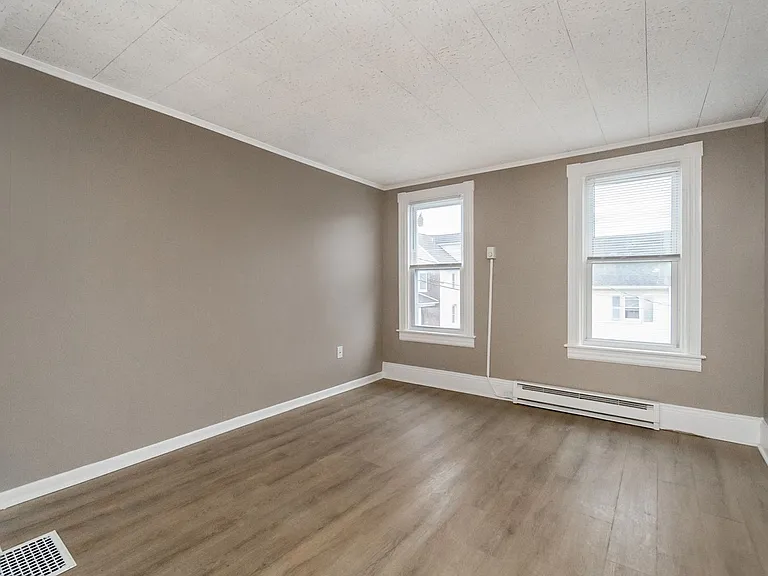 301 W Wilkes Barre St — Photo 6