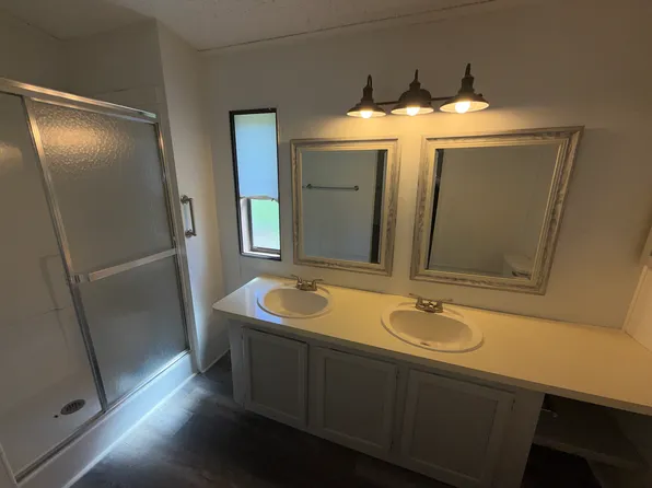 126 Century Cir, Hot Springs, AR 71913