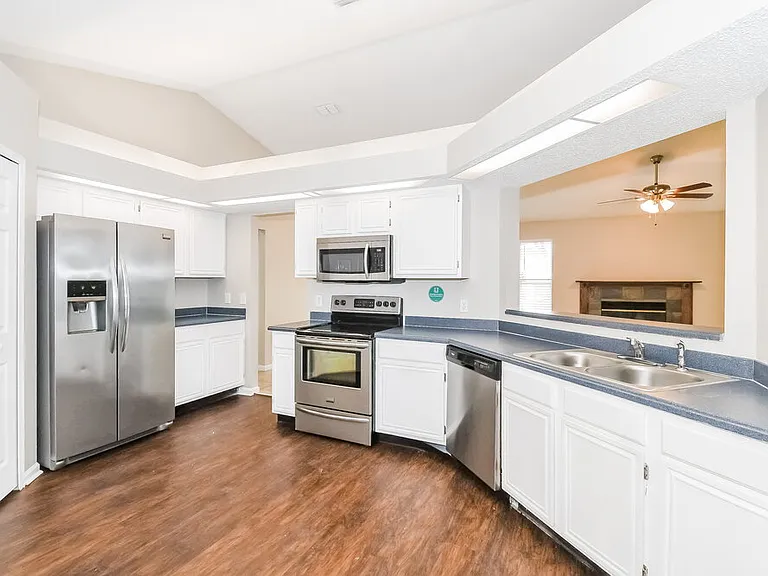8522 Sugartree Dr — Photo 7