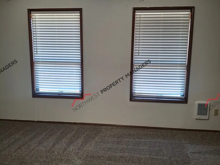 1301-1305 NW Airport Rd — Photo 27