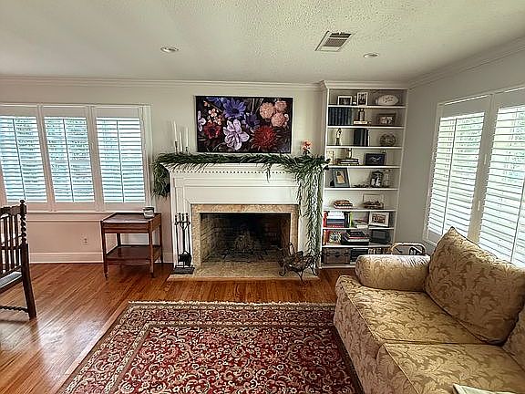 5th image of 4505 Jefferson Ave
