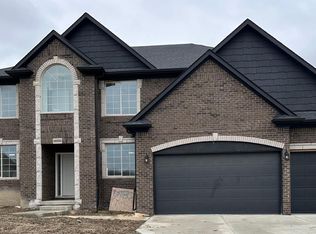 56223 Leeds Ln, Macomb, MI 48042