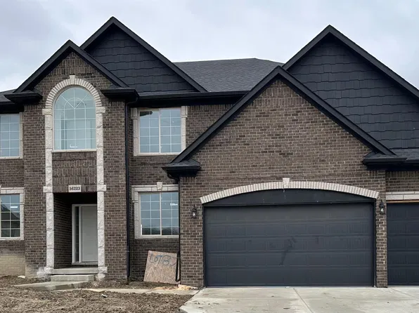56223 Leeds Ln, Macomb, MI 48042