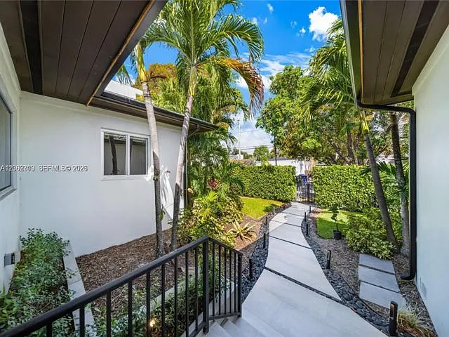 3531 SW 1st Ave — Photo 12