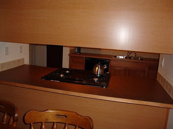 passthrough to dining