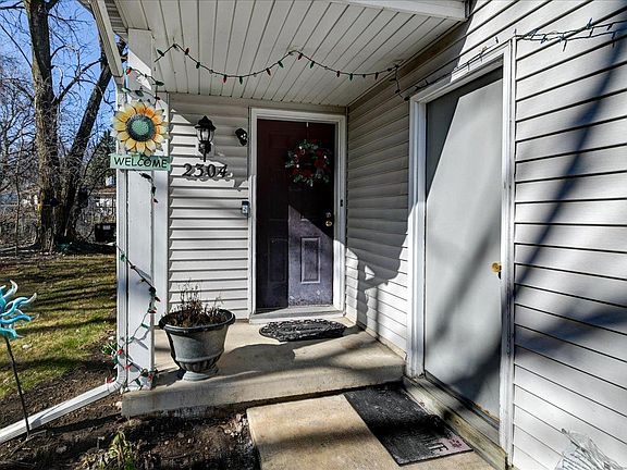 3rd image of 2302/2304 McKenna Blvd