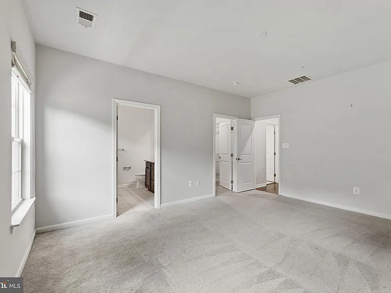 2720 Fredericksburg Rd — Photo 21