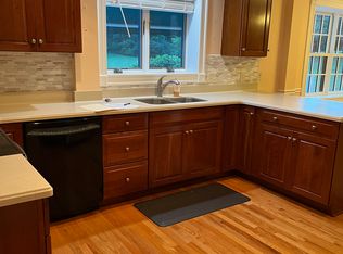 35 Heartbreak Rd APT 1, Ipswich, MA 01938