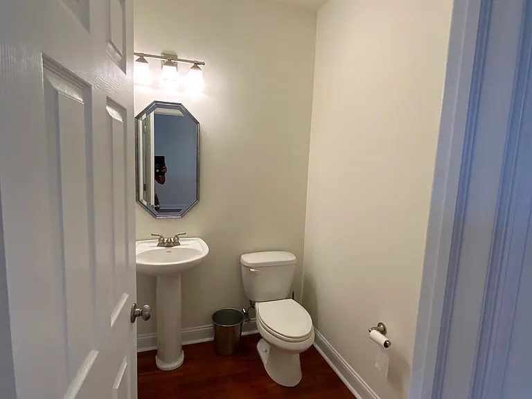 225 W 5th Ave — Photo 25