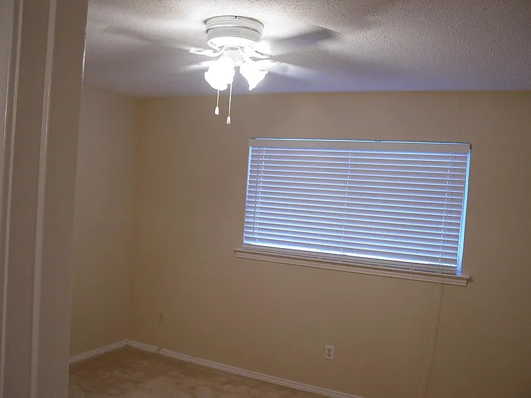 9828 Valley Meadow Ct — Photo 6