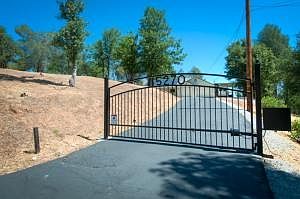 2nd image of 15270 Mountain Shadows Dr