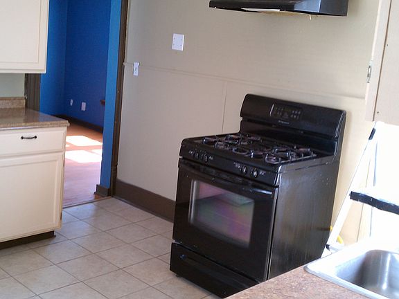 5th image of 2410 Polk St NE