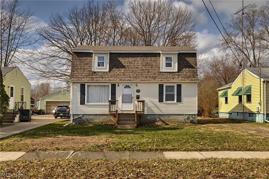 1935 Northfield Ave NW photo 1
