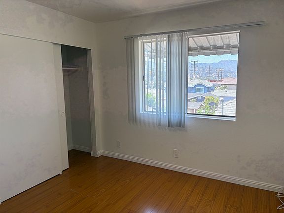 5th image of 1050 Raymond Ave #203