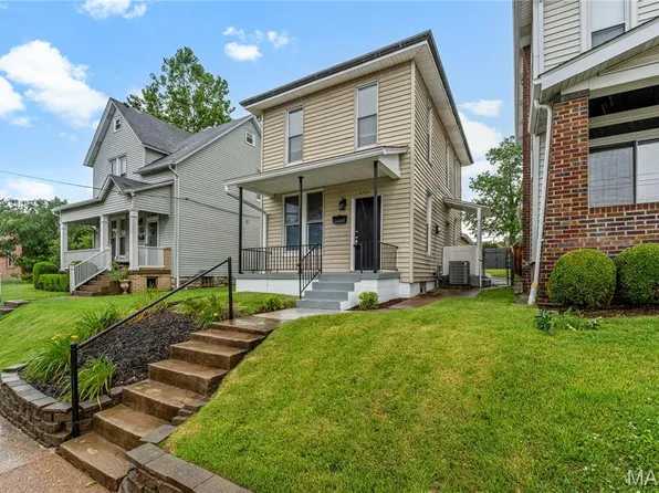2725 Macklind Ave, Saint Louis, MO 63139