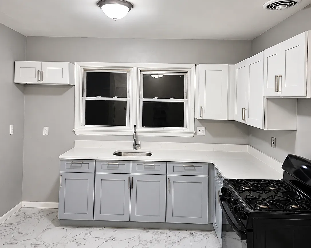 📍 158 3rd Ave #2R — photo 9 of 10