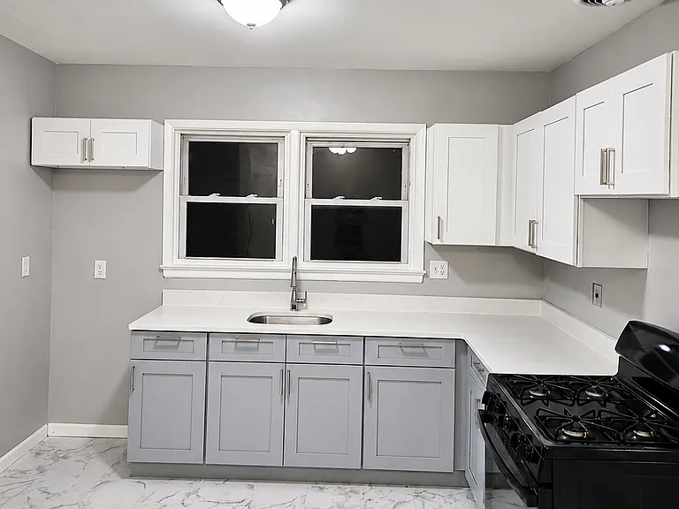 158 3rd Ave #2R — Photo 11
