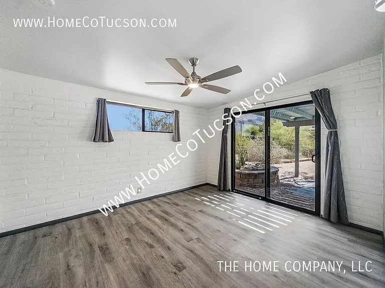 120 E Magee Rd — Photo 16