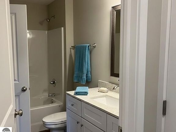 5th image of 2715 Sawyer Rd