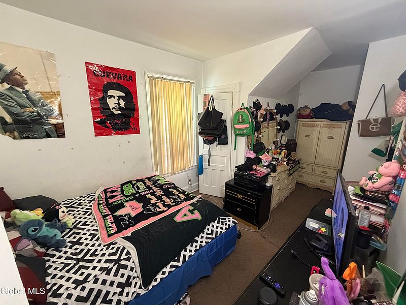 4th image of 131 Furman Street