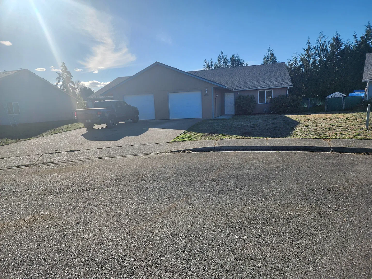 3 bed, 1307 sqft, $2,050 — Photo 1