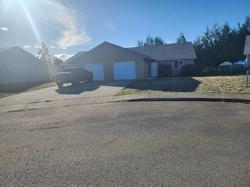 19723 Isabella Ln SW