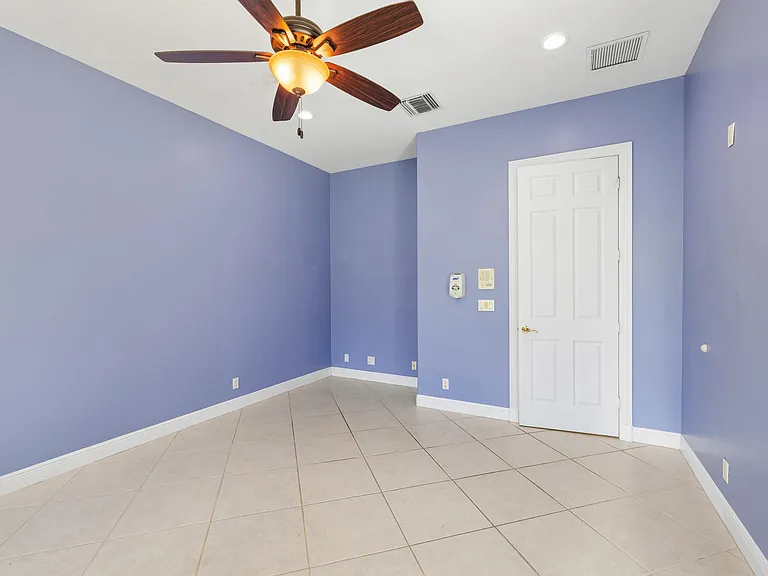 8480 Man O War Rd — Photo 32