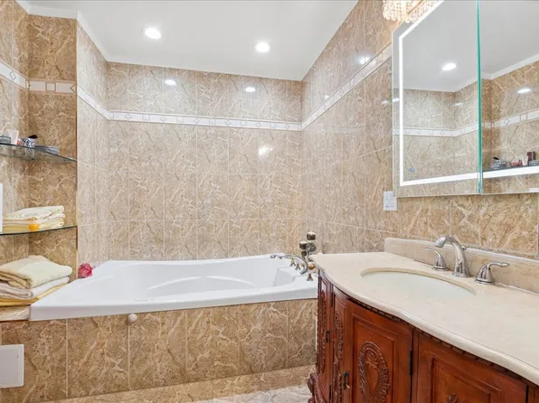 99-31 66th Avenue image 16 of 26